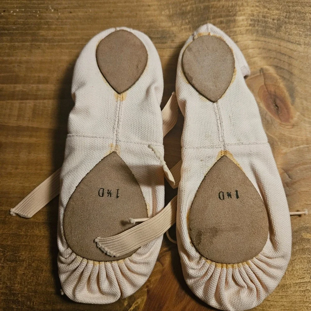 Bloch Pink Canvas Ballet Slippers Girls Size 1.5 D Split Sole Dance Shoes